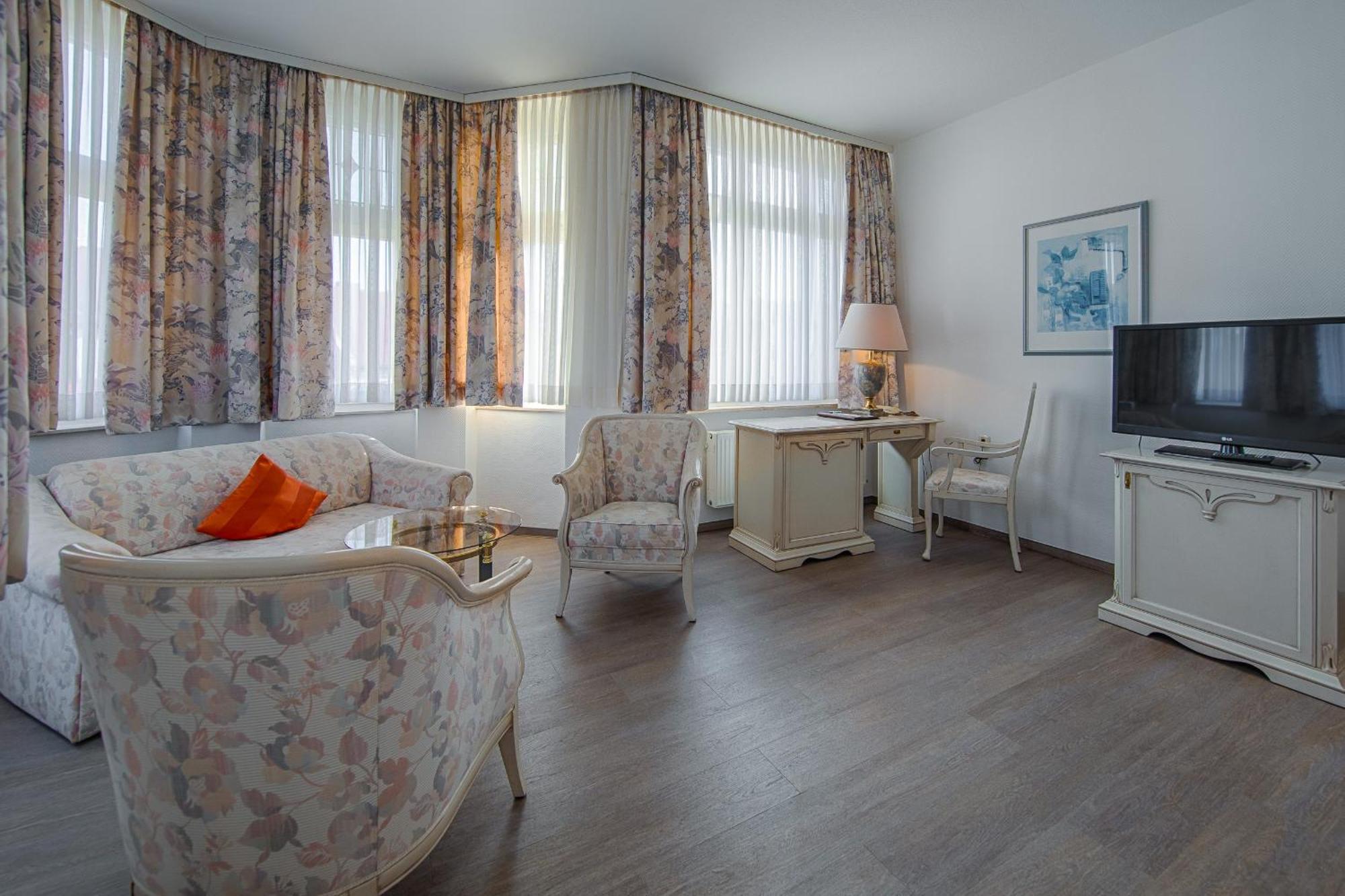 Hotel Fuersteneck Бернбург Экстерьер фото