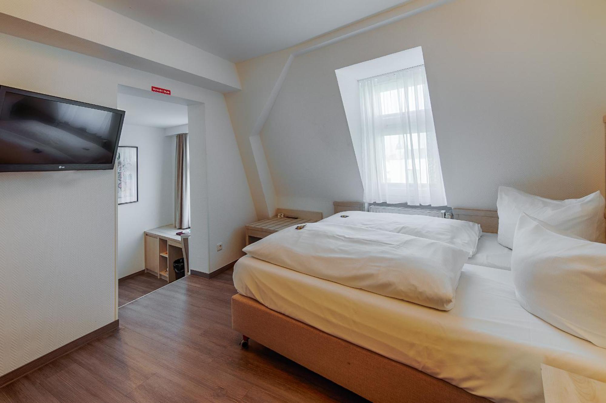 Hotel Fuersteneck Бернбург Экстерьер фото