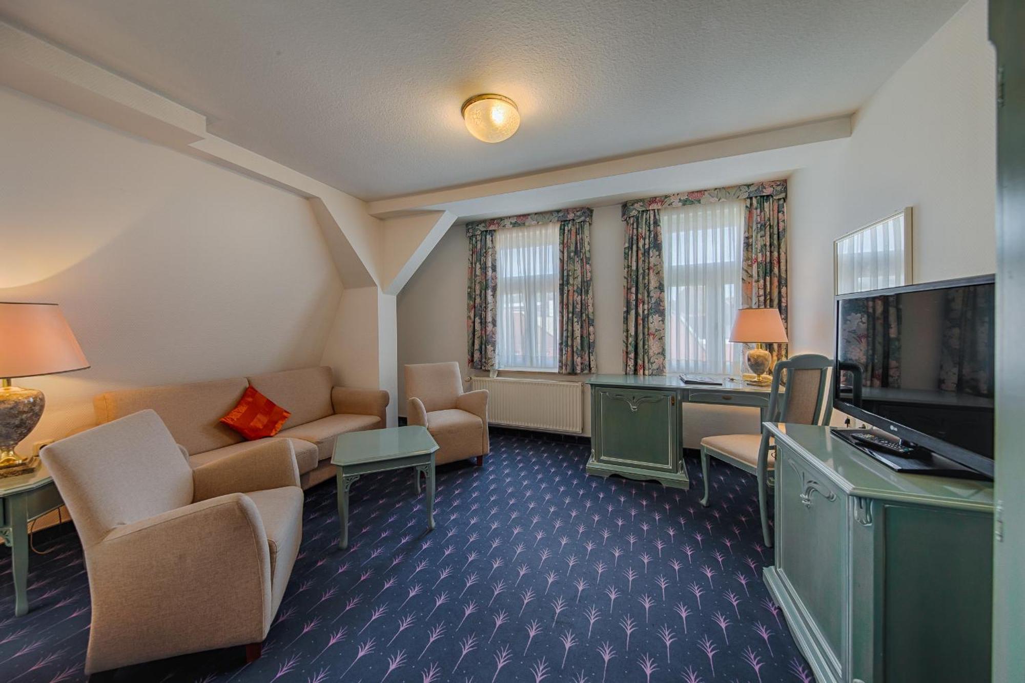 Hotel Fuersteneck Бернбург Экстерьер фото