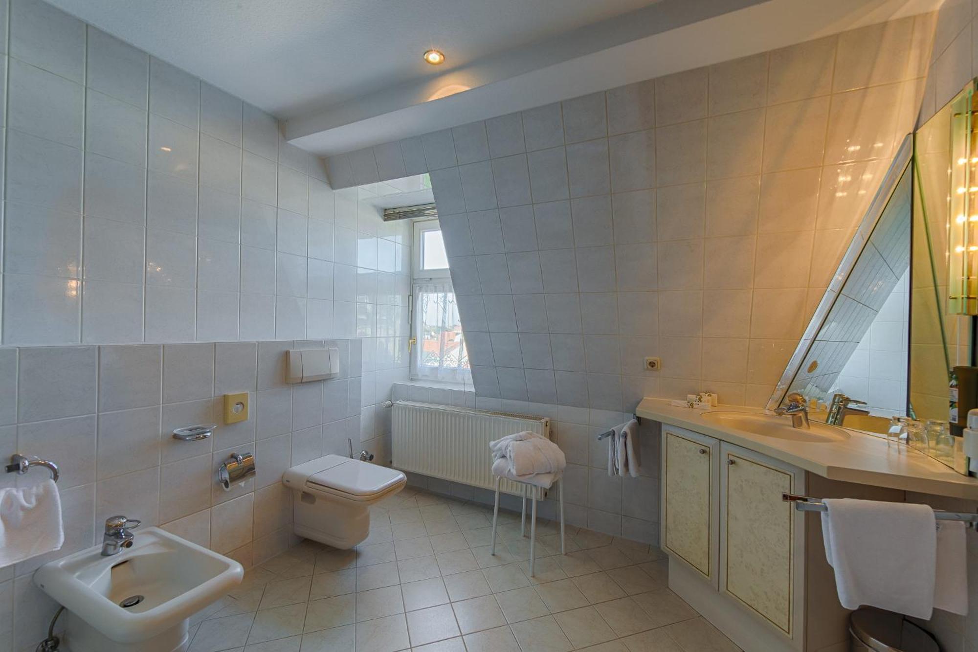 Hotel Fuersteneck Бернбург Экстерьер фото