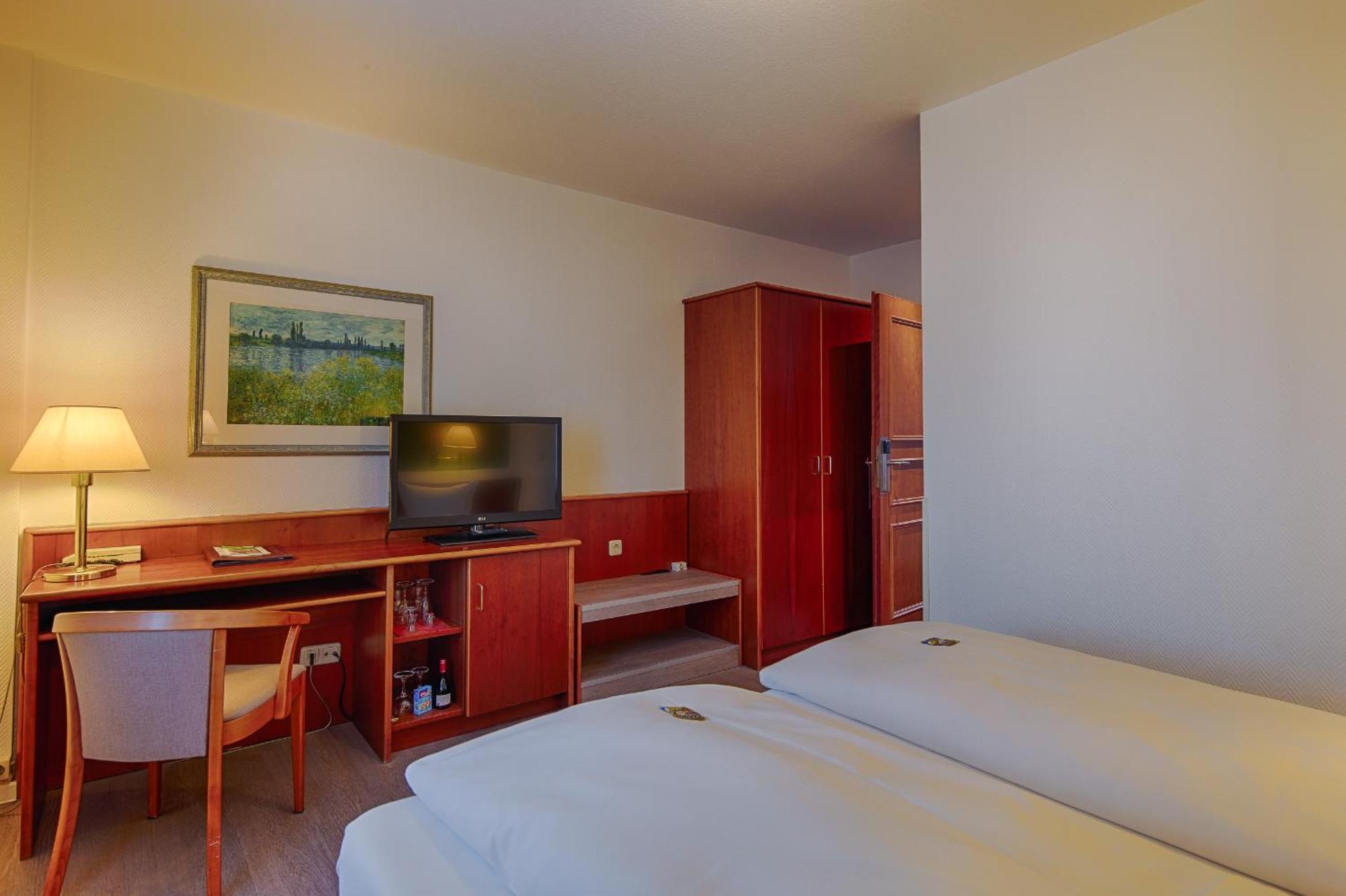 Hotel Fuersteneck Бернбург Экстерьер фото
