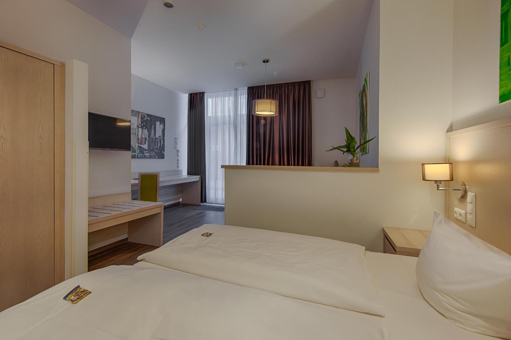 Hotel Fuersteneck Бернбург Экстерьер фото