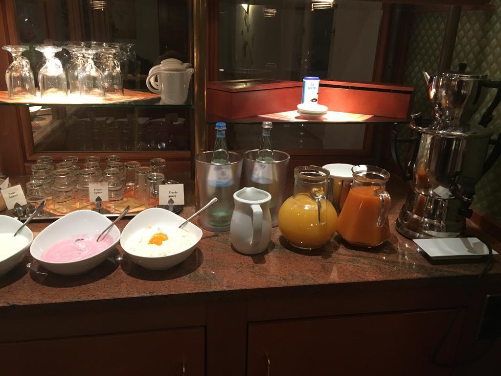 Hotel Fuersteneck Бернбург Экстерьер фото