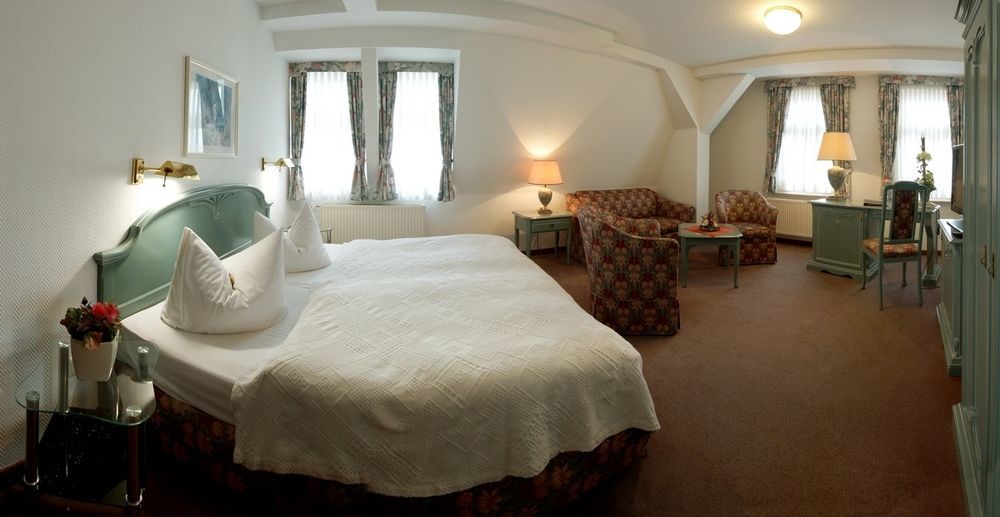 Hotel Fuersteneck Бернбург Экстерьер фото