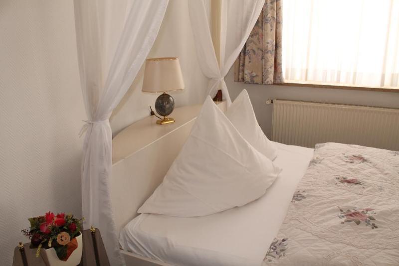 Hotel Fuersteneck Бернбург Экстерьер фото