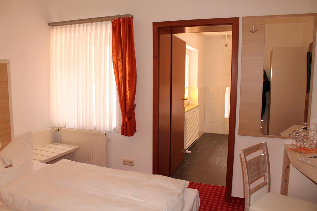 Hotel Fuersteneck Бернбург Экстерьер фото
