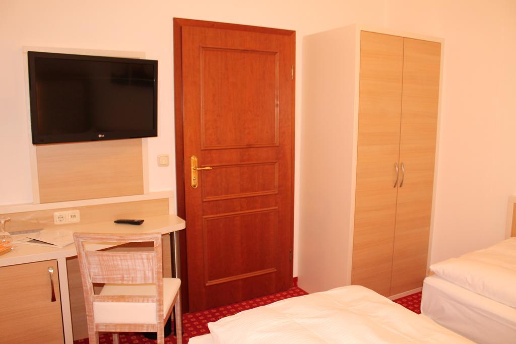 Hotel Fuersteneck Бернбург Экстерьер фото