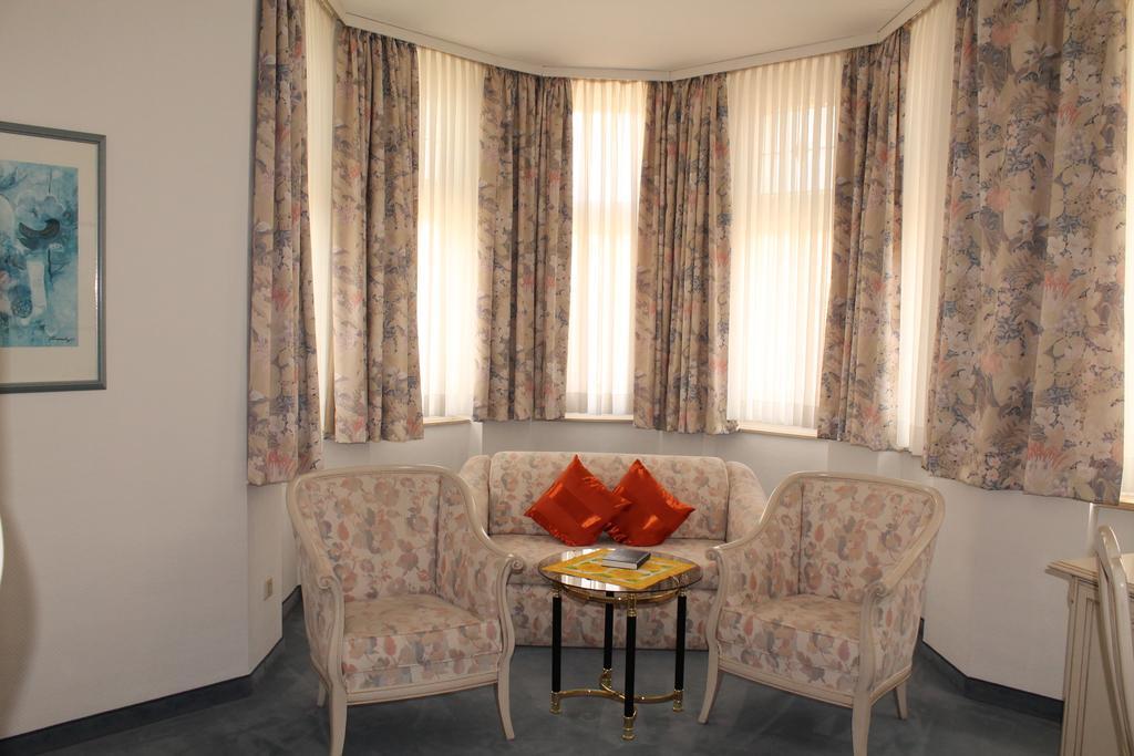 Hotel Fuersteneck Бернбург Экстерьер фото