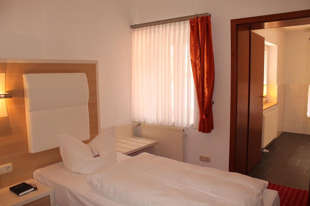 Hotel Fuersteneck Бернбург Экстерьер фото